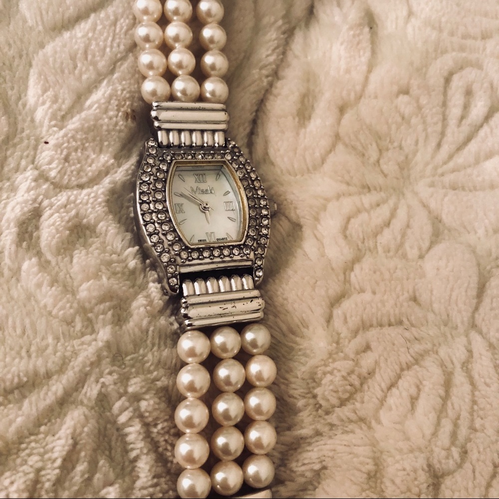 Pearl Watch